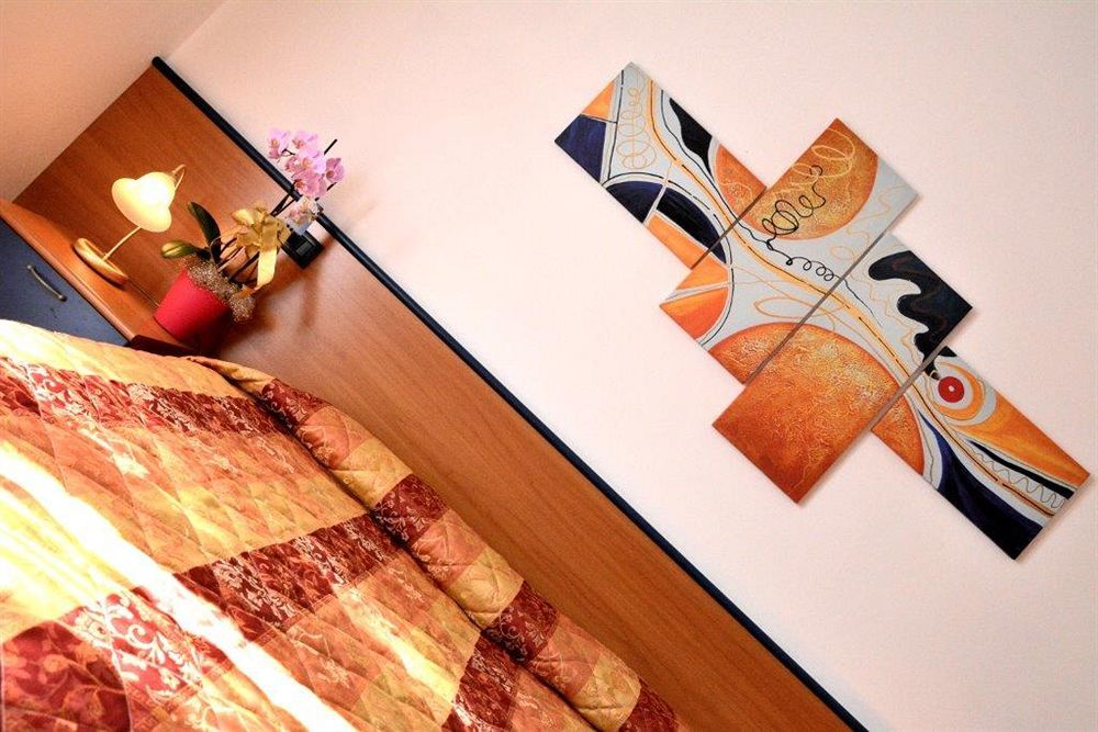 Antica Croce Hotel 3*